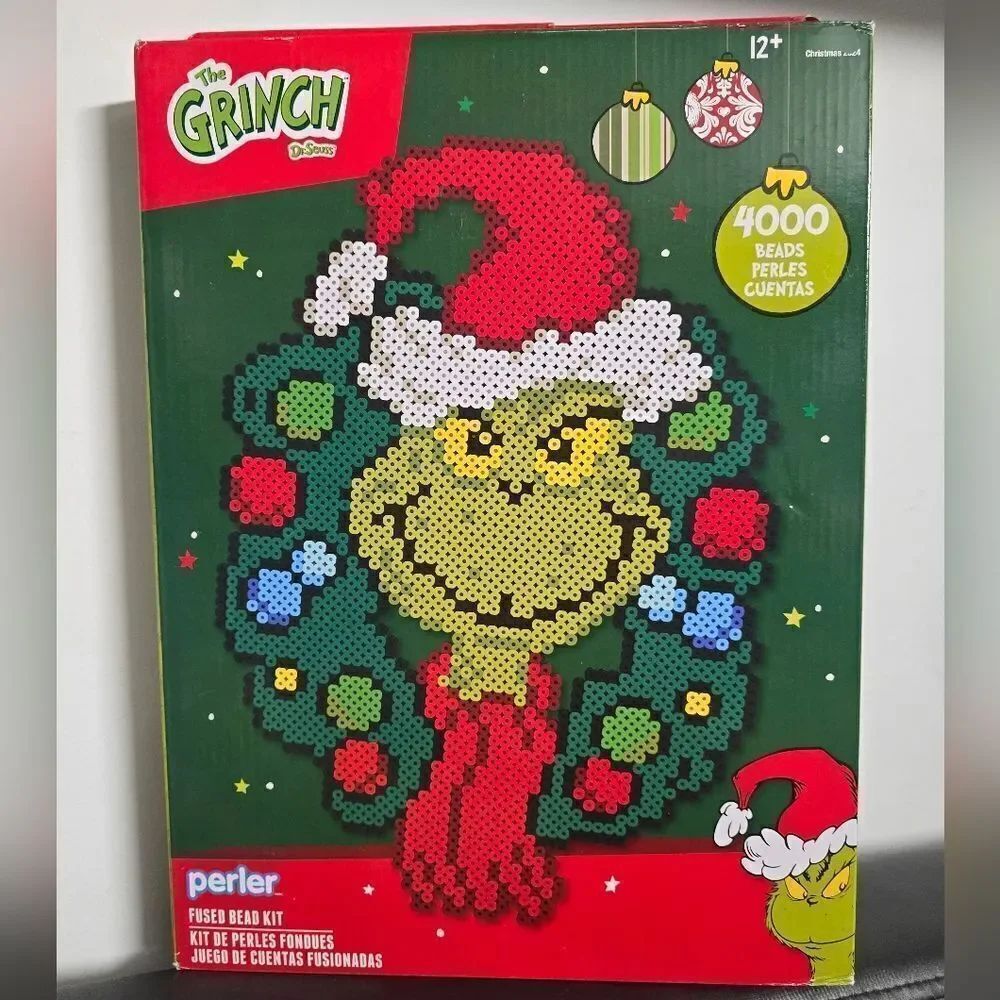 Gigant Perler Grinch & Wreath Fused Bead 4000 pc Kit, New